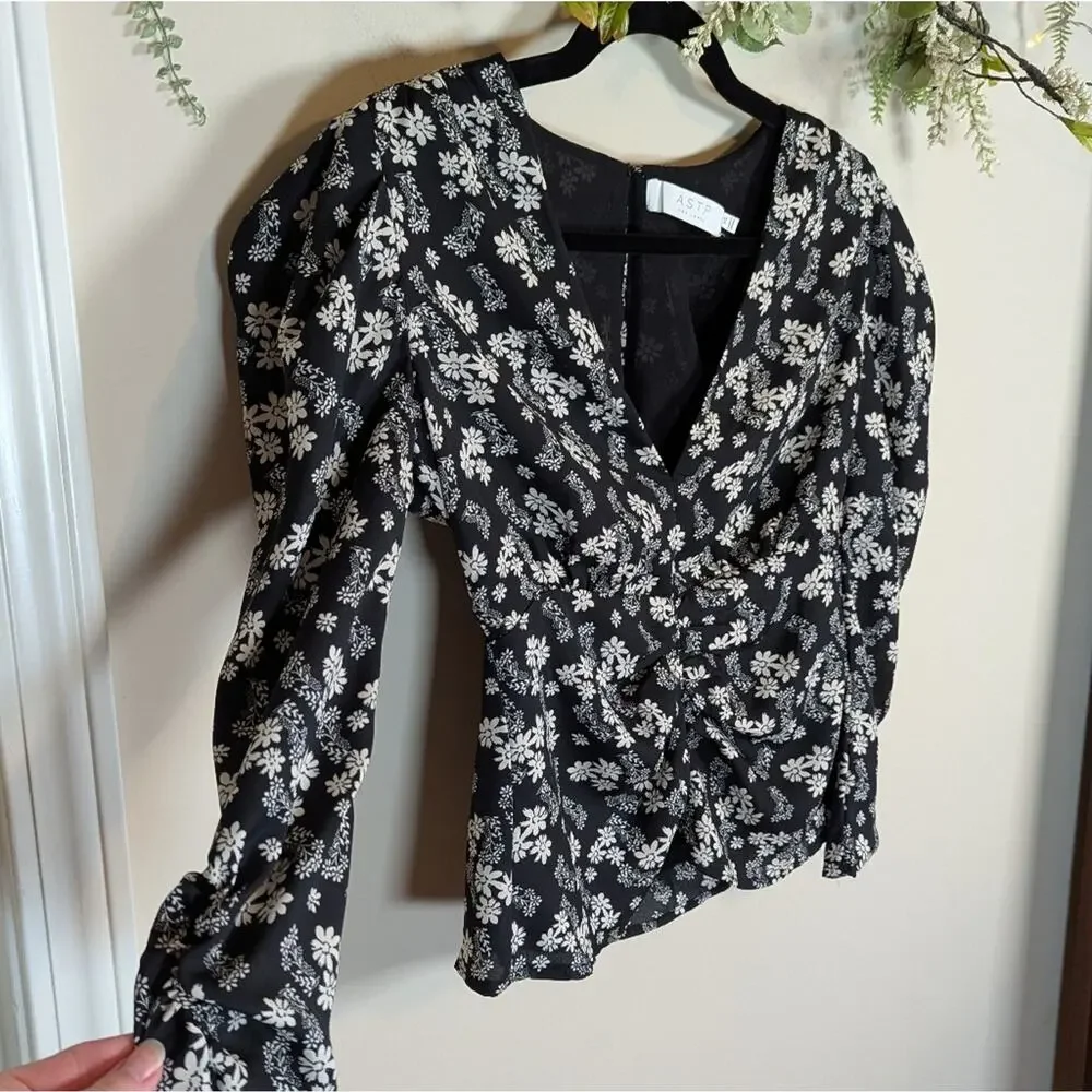 Astr the label floral ruched puff sleeve top xs